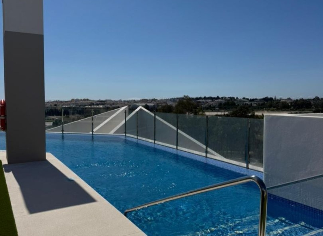 Moderna vivienda de 3 dormitorios a estrenar en Nueva Andalucía