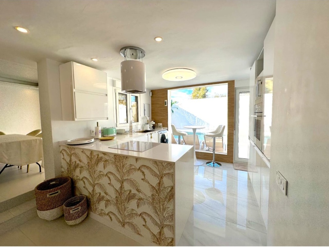 Chalet adosado moderno en venta en Mijas, cerca de Calahonda