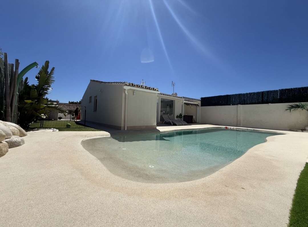 Chalet adosado moderno en venta en Mijas, cerca de Calahonda