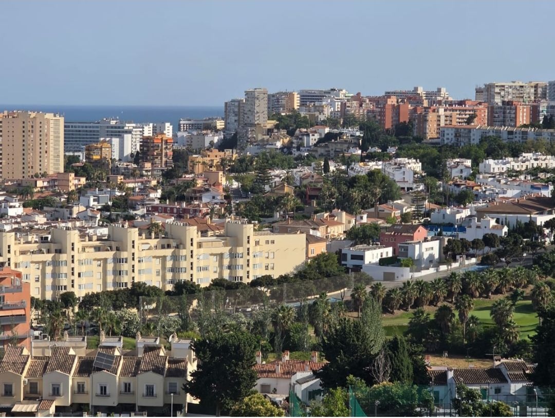 Estudio acogedor con espectaculares vistas al mar, la montaña y la ciudad