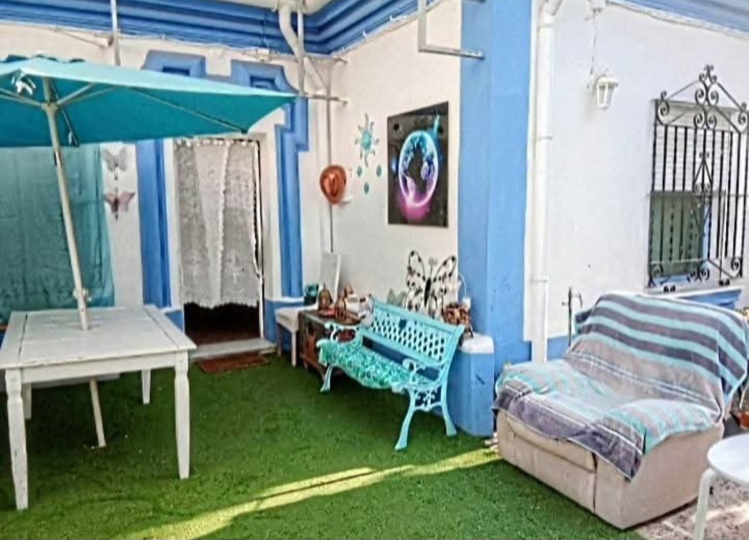 Casa con jardín, terraza y sótano habitable en Ciudad Jardín, Málaga