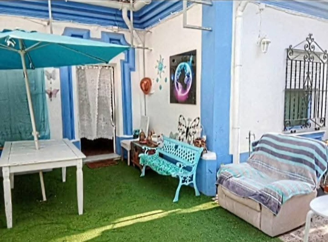 Casa con jardín, terraza y sótano habitable en Ciudad Jardín, Málaga