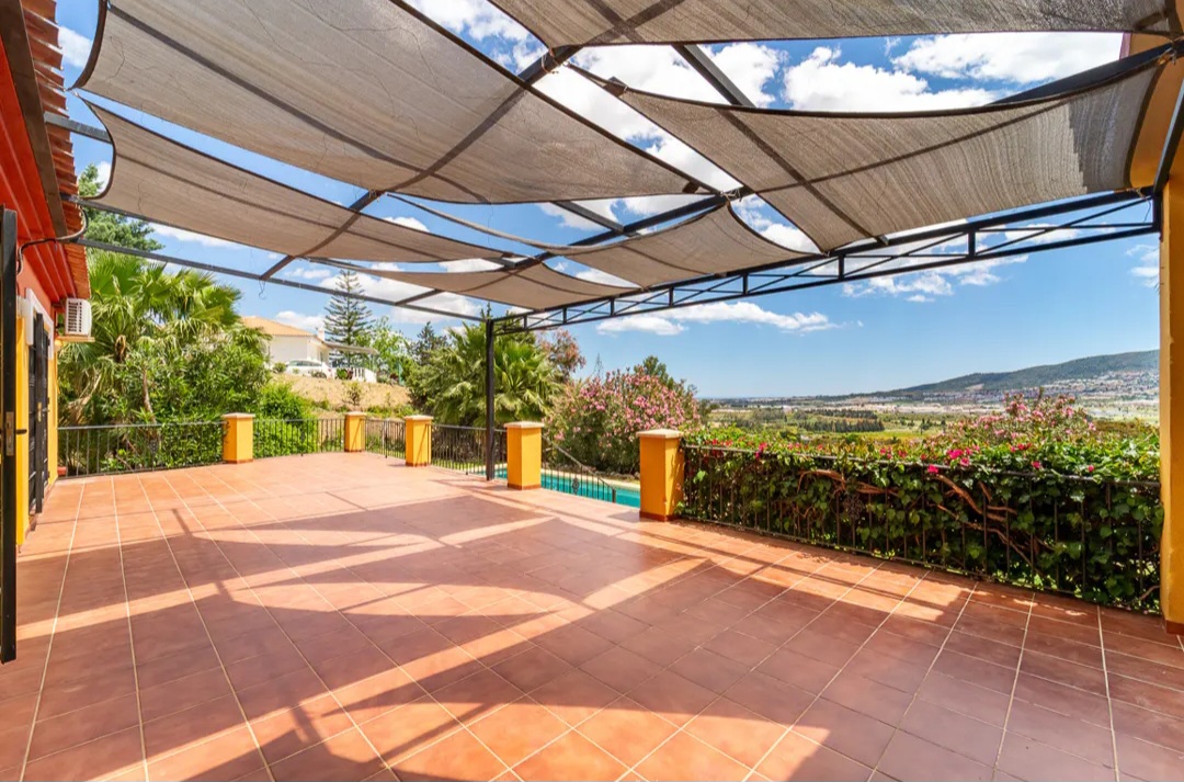 Vivienda con piscina privada y vistas panorámicas al Mediterráneo en Alhaurin de la Torre