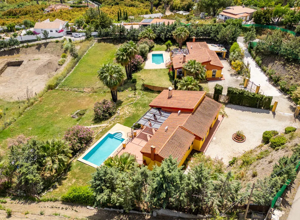 Vivienda con piscina privada y vistas panorámicas al Mediterráneo en Alhaurin de la Torre