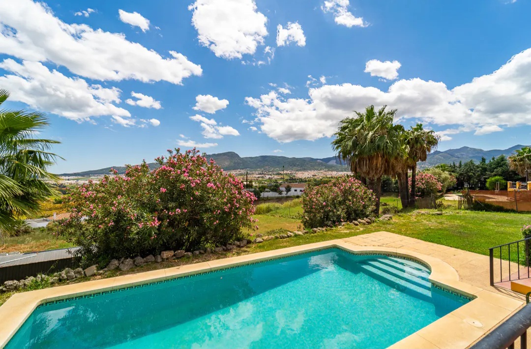 Vivienda con piscina privada y vistas panorámicas al Mediterráneo en Alhaurin de la Torre