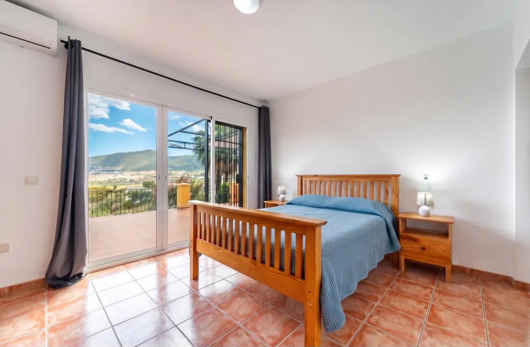Vivienda con piscina privada y vistas panorámicas al Mediterráneo en Alhaurin de la Torre