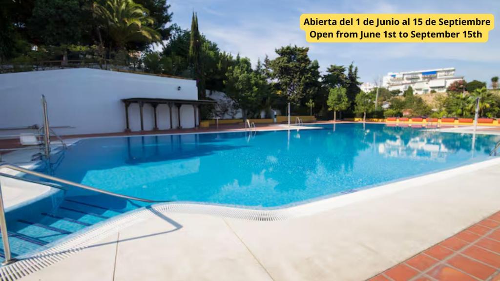 Apartamento reformado con dos terrazas y licencia vacacional en Torremolinos