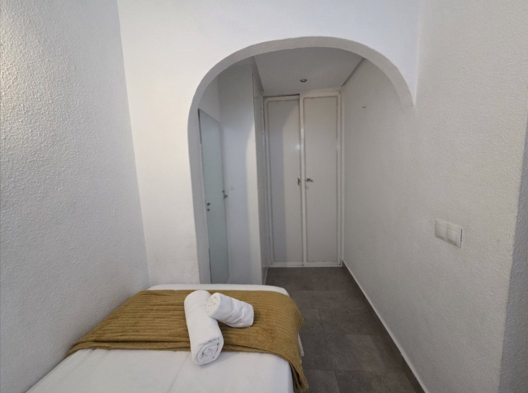 Apartamento reformado con dos terrazas y licencia vacacional en Torremolinos