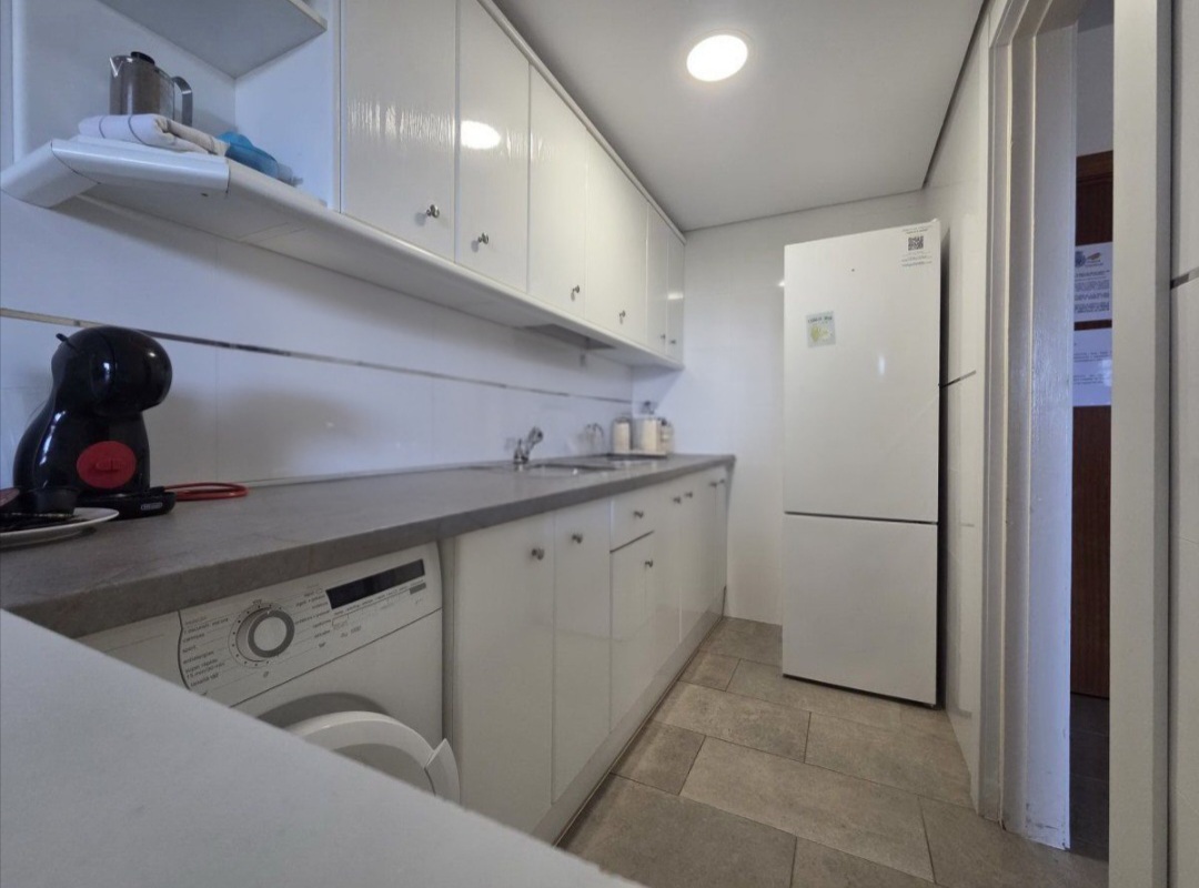 Apartamento reformado con dos terrazas y licencia vacacional en Torremolinos