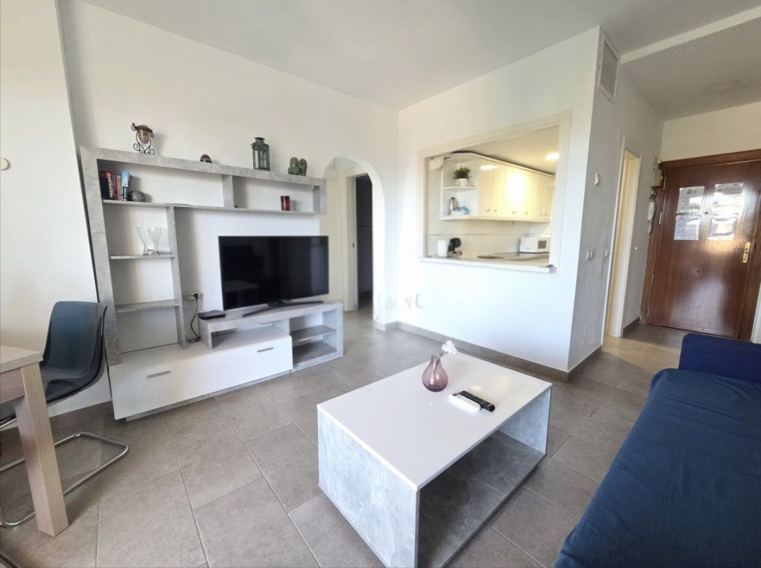 Apartamento reformado con dos terrazas y licencia vacacional en Torremolinos