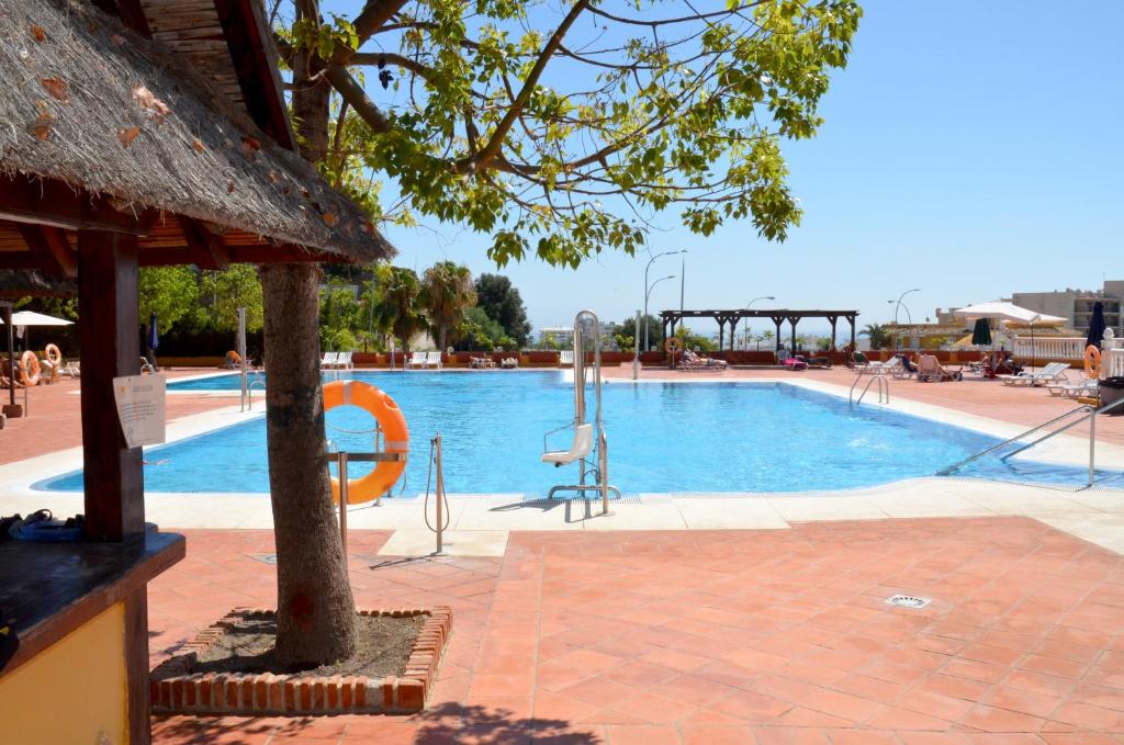 Apartamento reformado con dos terrazas y licencia vacacional en Torremolinos