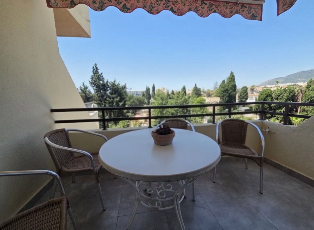 Apartamento reformado con dos terrazas y licencia vacacional en Torremolinos