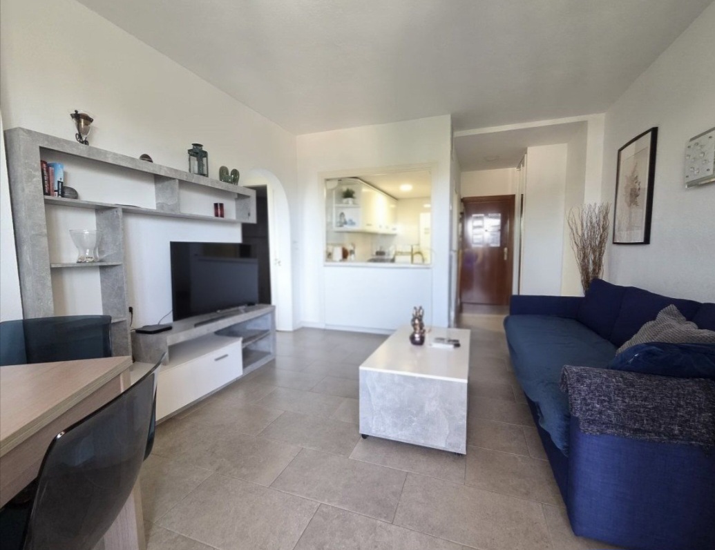 Apartamento reformado con dos terrazas y licencia vacacional en Torremolinos