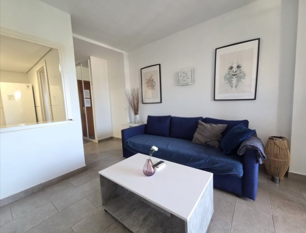 Apartamento reformado con dos terrazas y licencia vacacional en Torremolinos