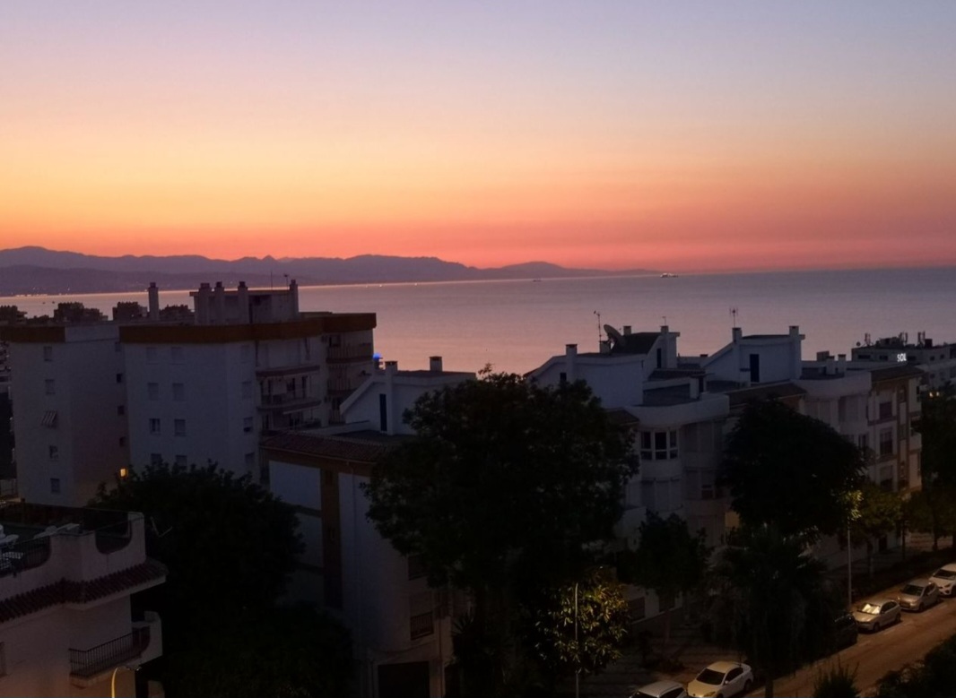 Estudio con vistas al mar y piscina en el centro de Torremolinos