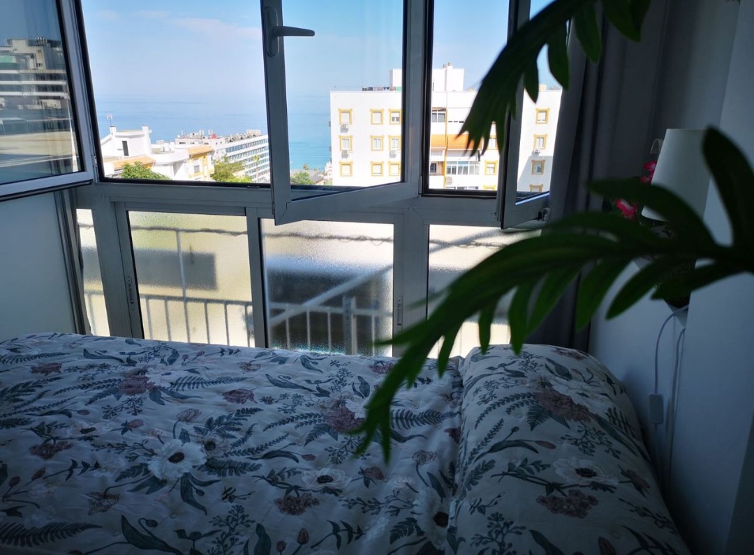Estudio con vistas al mar y piscina en el centro de Torremolinos