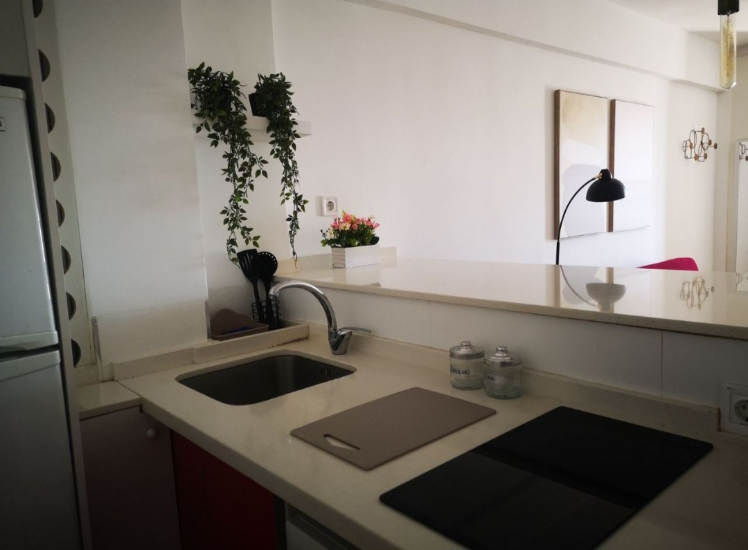 Estudio con vistas al mar y piscina en el centro de Torremolinos