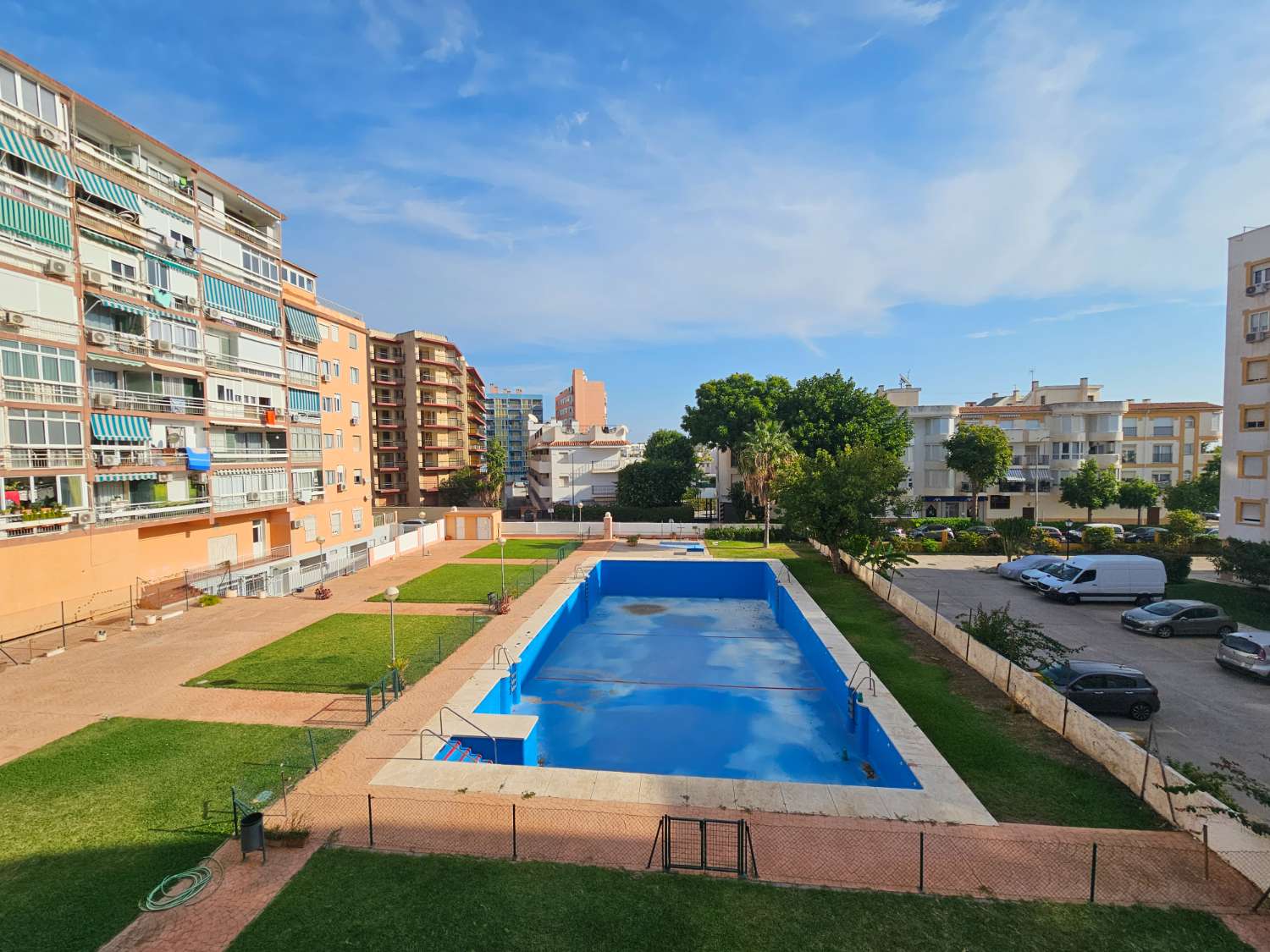 Estudio con vistas al mar y piscina en el centro de Torremolinos
