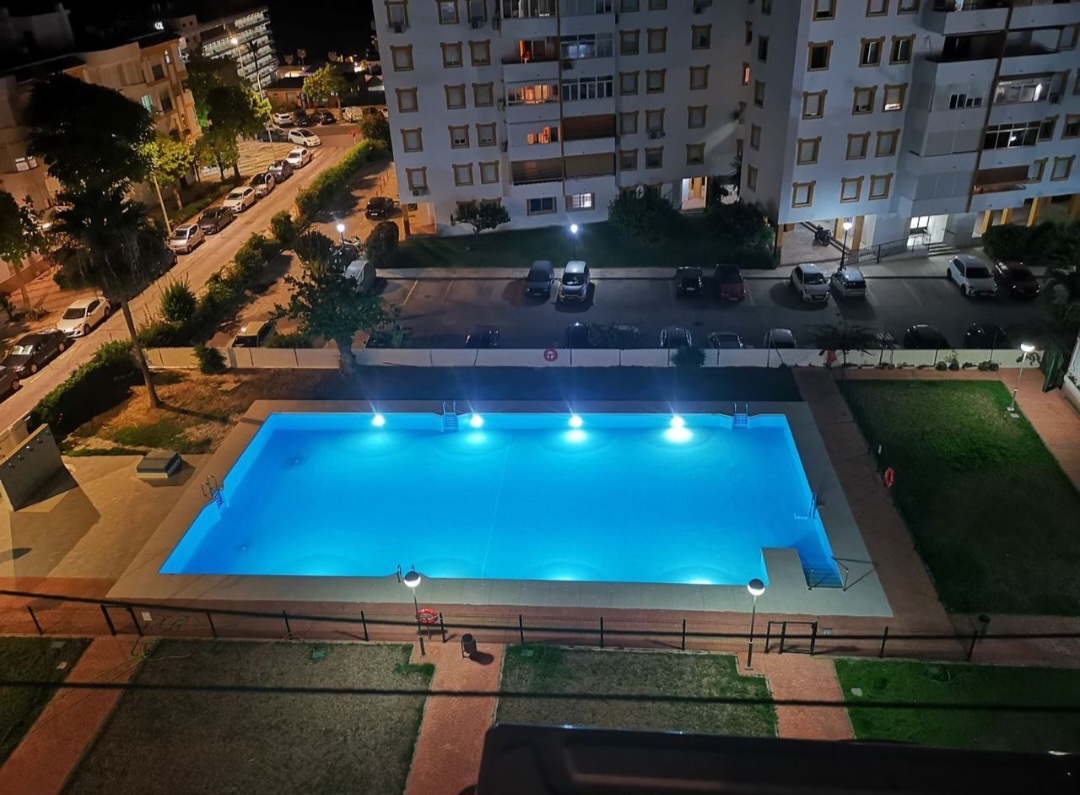 Estudio con vistas al mar y piscina en el centro de Torremolinos