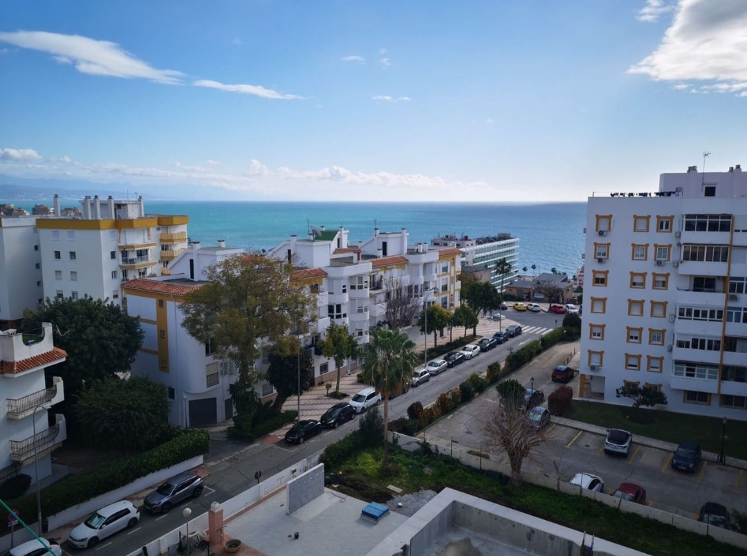 Estudio con vistas al mar y piscina en el centro de Torremolinos