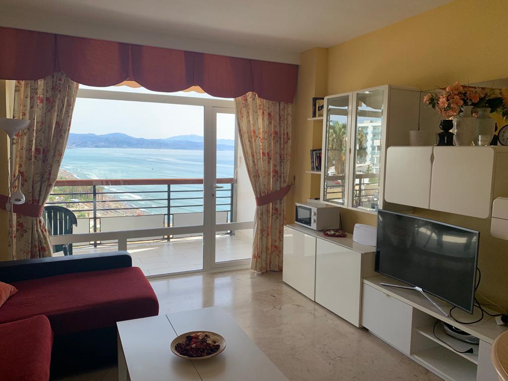 Apartament amb vistes al mar i accés directe a la platja de Santa Clara