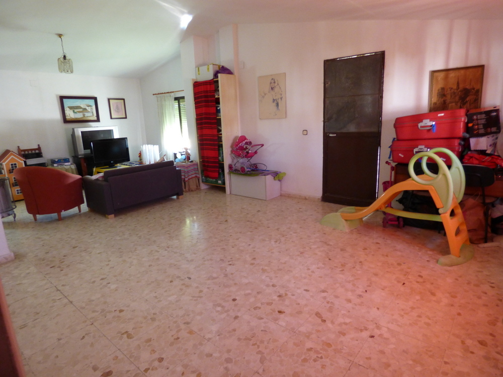 Villa en venta en Las Lagunas, Mijas + 6 naves colindantes