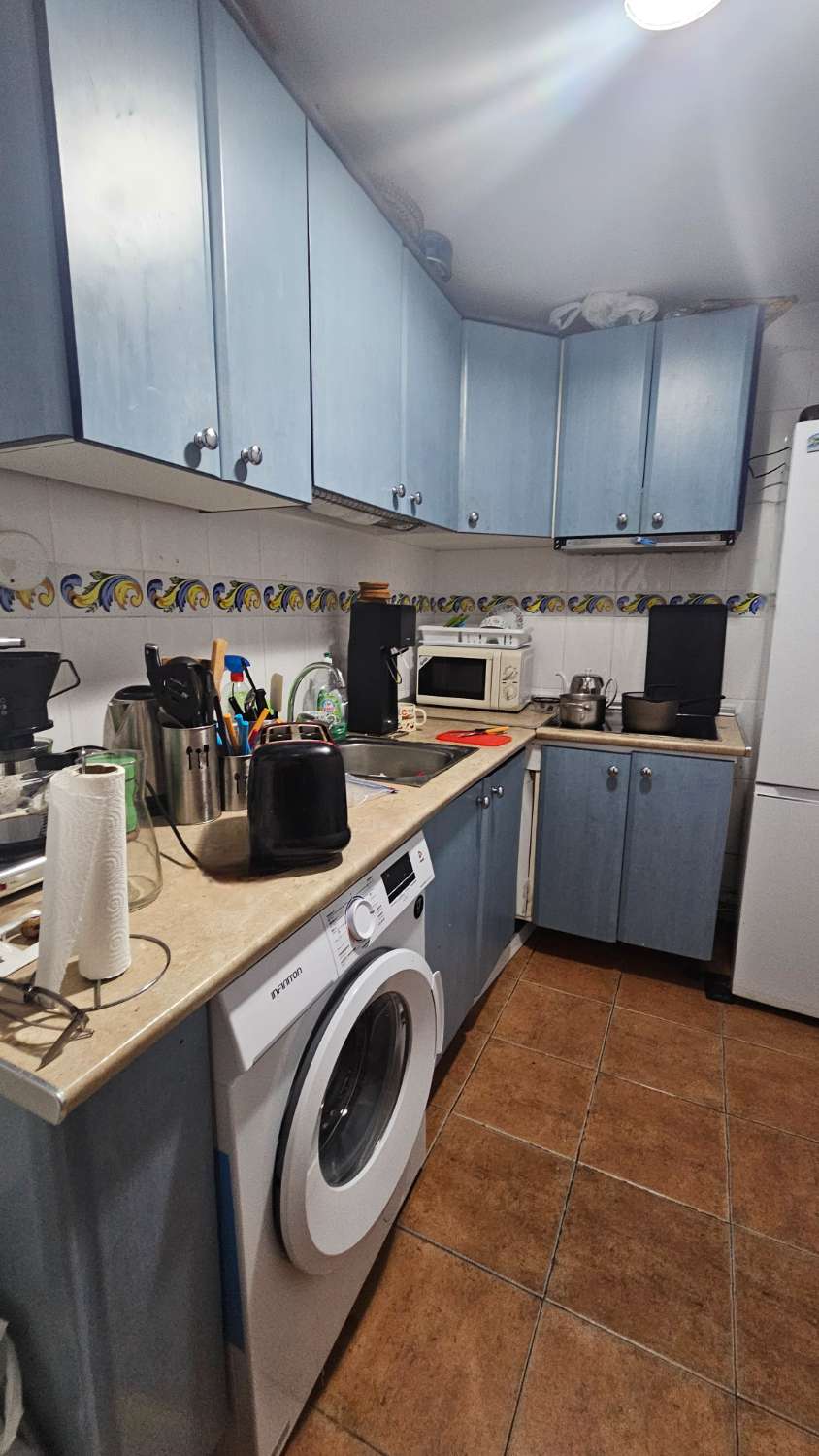 Bonito y excelente piso situado en la icónica Plaza de La Nogalera, en pleno centro de Torremolinos.