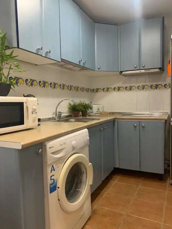 Bonito y excelente piso situado en la icónica Plaza de La Nogalera, en pleno centro de Torremolinos.