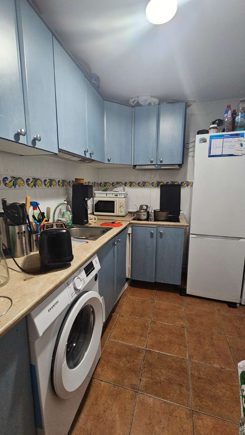 Bonito y excelente piso situado en la icónica Plaza de La Nogalera, en pleno centro de Torremolinos.