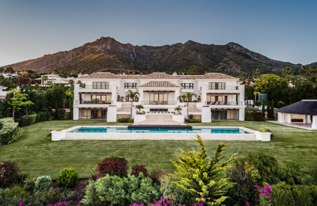 Вилла в продаже в Sierra Blanca (Marbella)