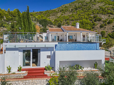 Villa for sale in Valtocado - La Alquería - La Atalaya (Mijas)