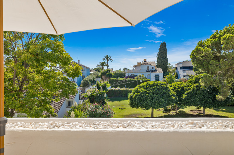 Penthouse salgai in Nueva Andalucía (Marbella)