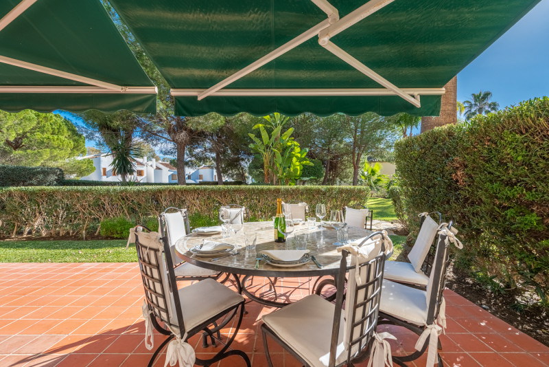 مسطحة للبيع في Las Brisas (Marbella)