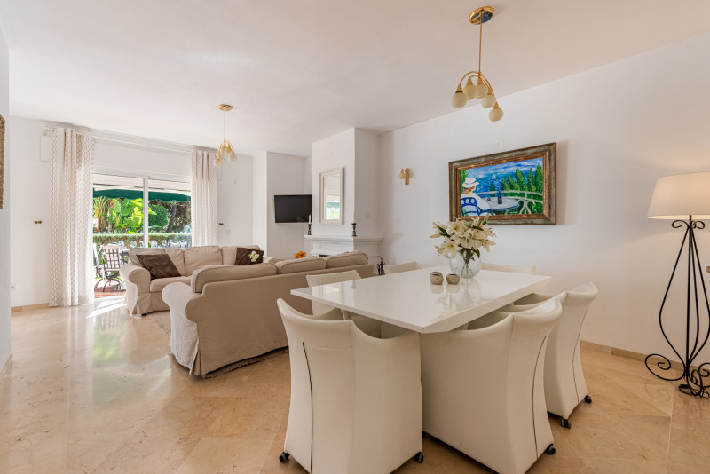 Apartamento en Las Brisas, Marbella