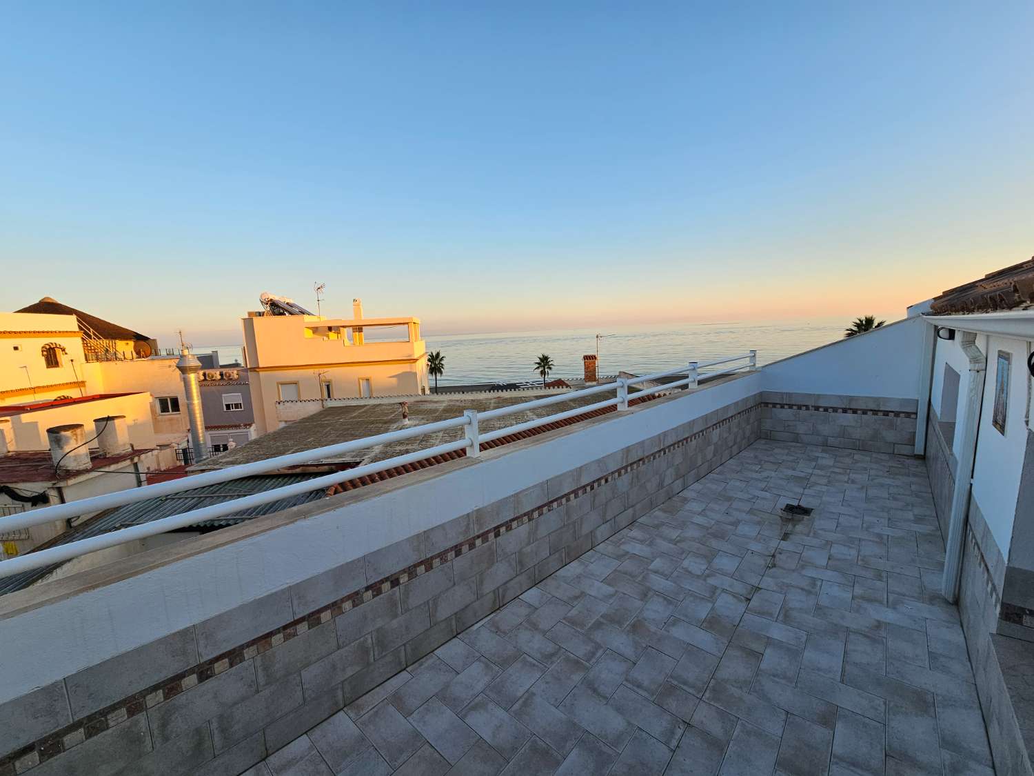 Penthouse for sale in La Carihuela - Los Nidos (Torremolinos)