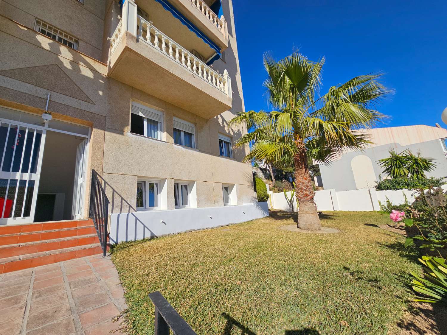 Vivienda con vistas al mar