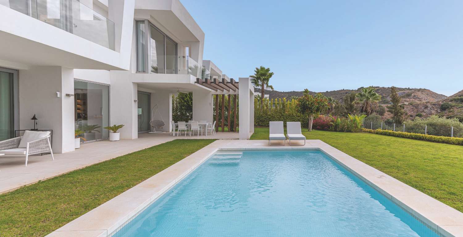 Villa for sale in Santa Clara (Marbella)