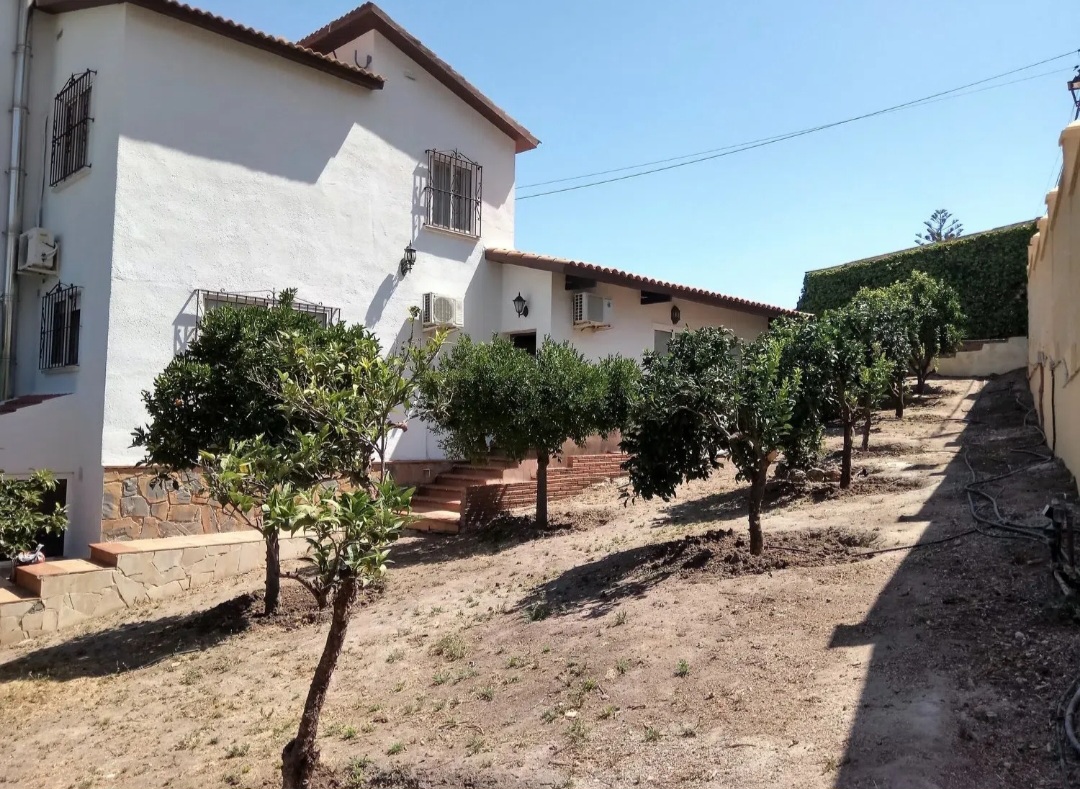 Villa te koop in Alhaurín de la Torre