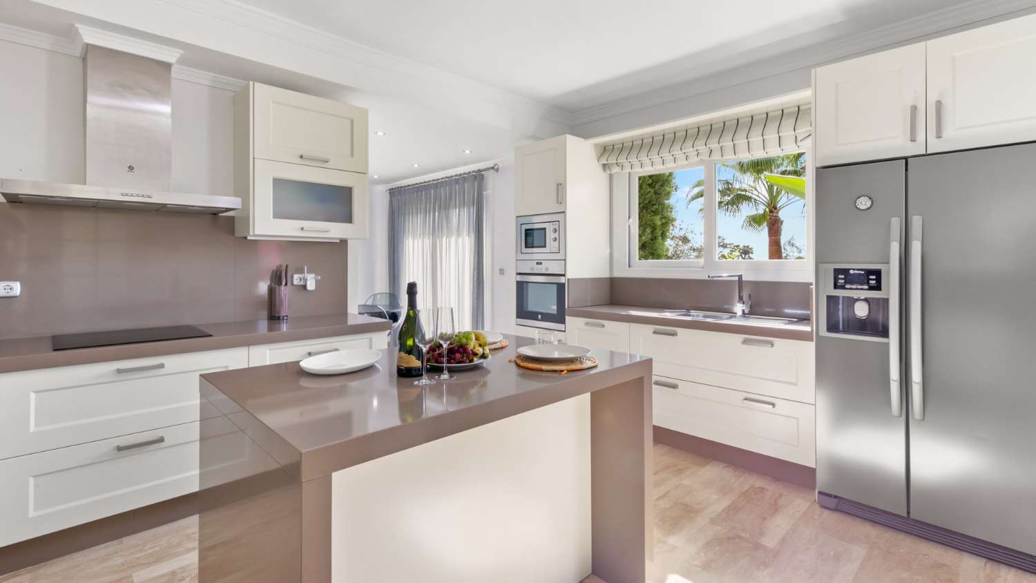 Villa for sale in Elviria (Marbella)