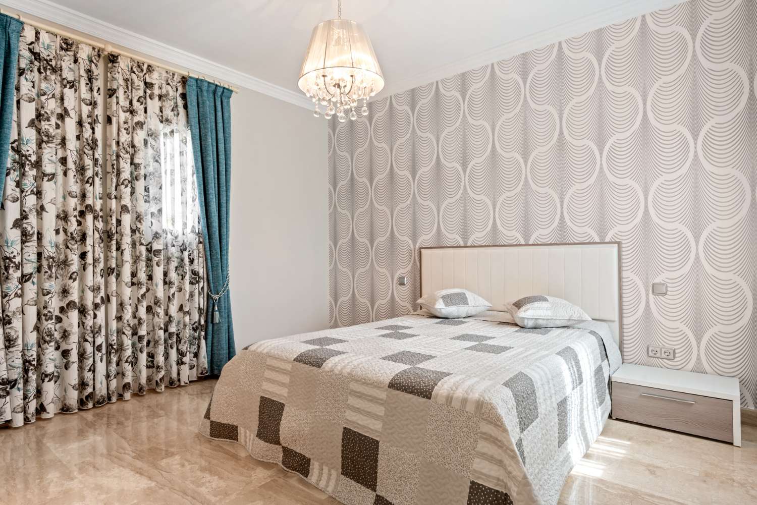 Villa for sale in Elviria (Marbella)
