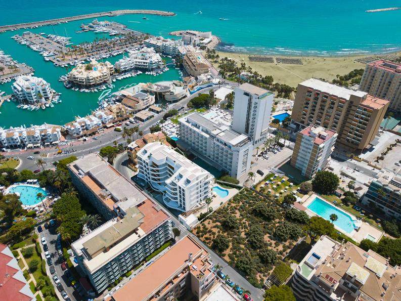 Apartmán v prodeji in Solymar - Puerto Marina (Benalmádena)