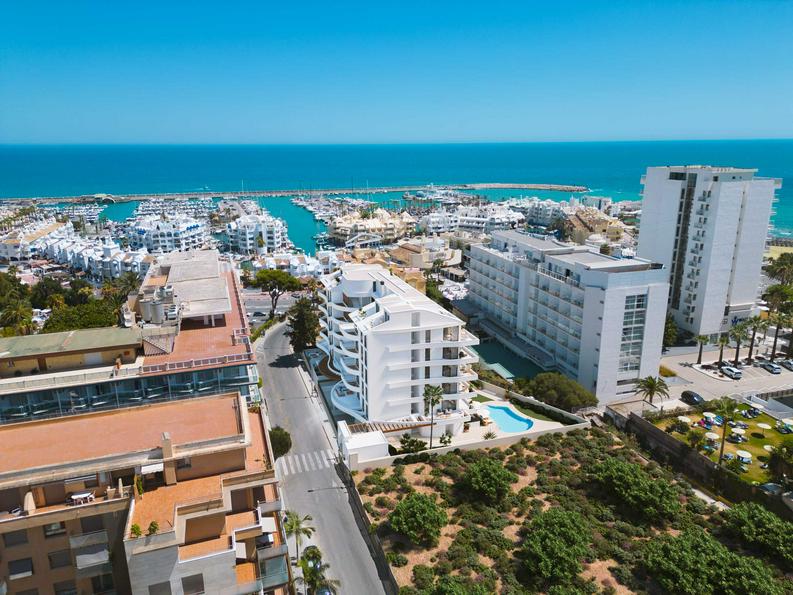 Apartmán v prodeji in Solymar - Puerto Marina (Benalmádena)