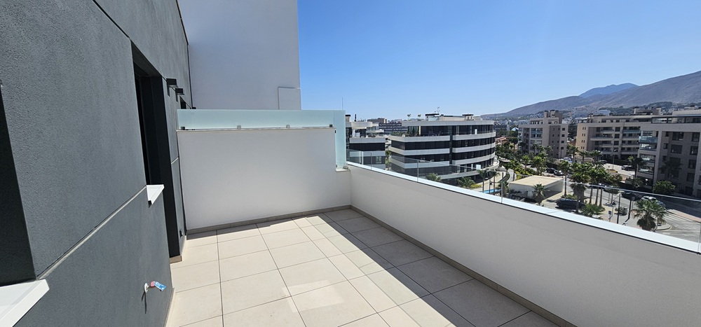 Ático espectacular en primera línea de playa – Vistas frontales al mar