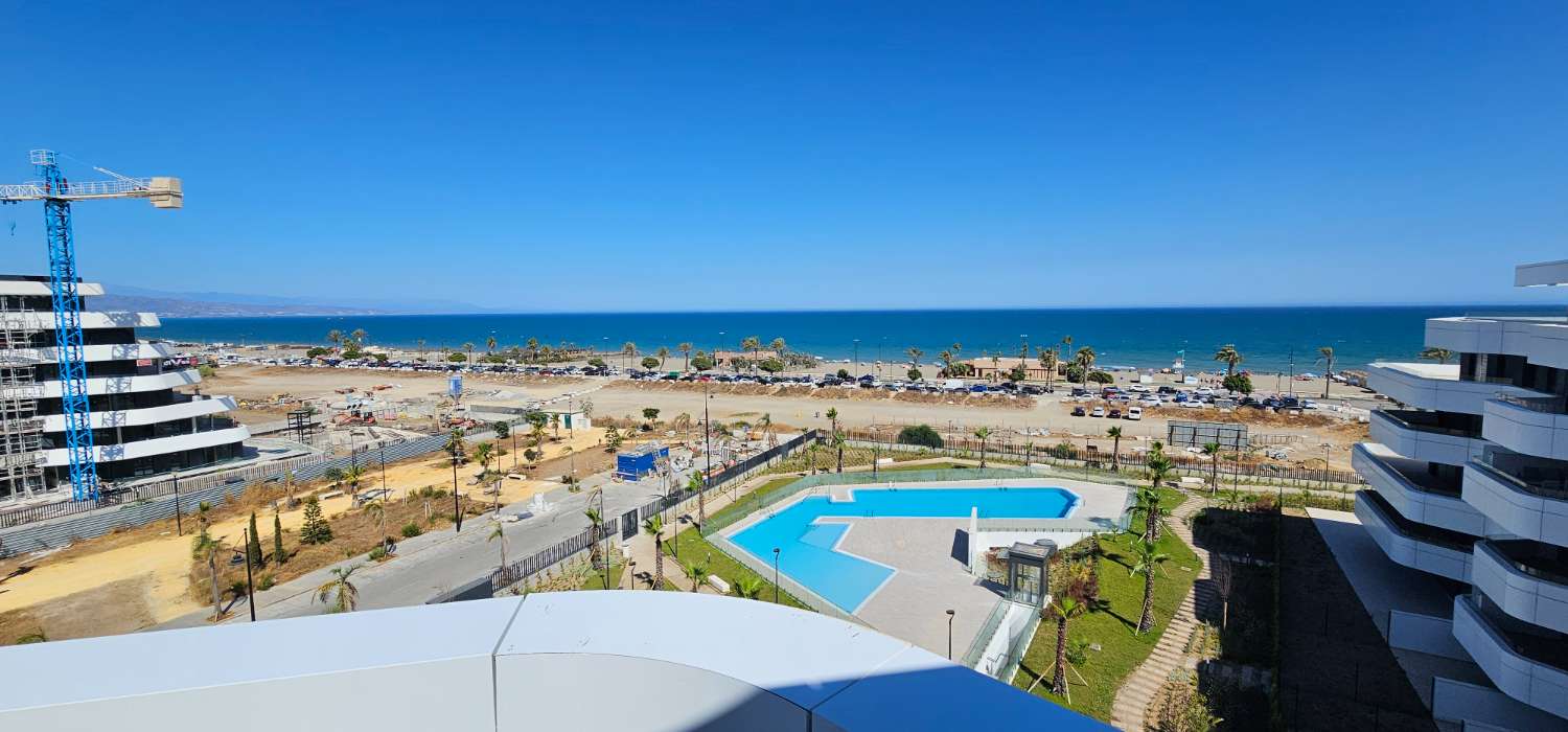 Ático espectacular en primera línea de playa – Vistas frontales al mar