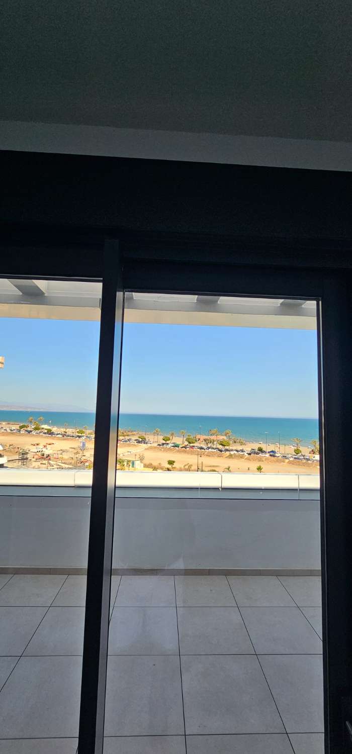 Ático espectacular en primera línea de playa – Vistas frontales al mar