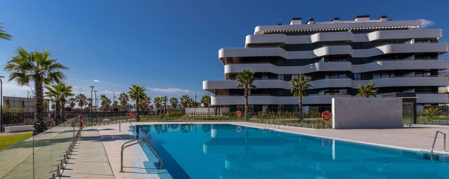 Ático espectacular en primera línea de playa – Vistas frontales al mar