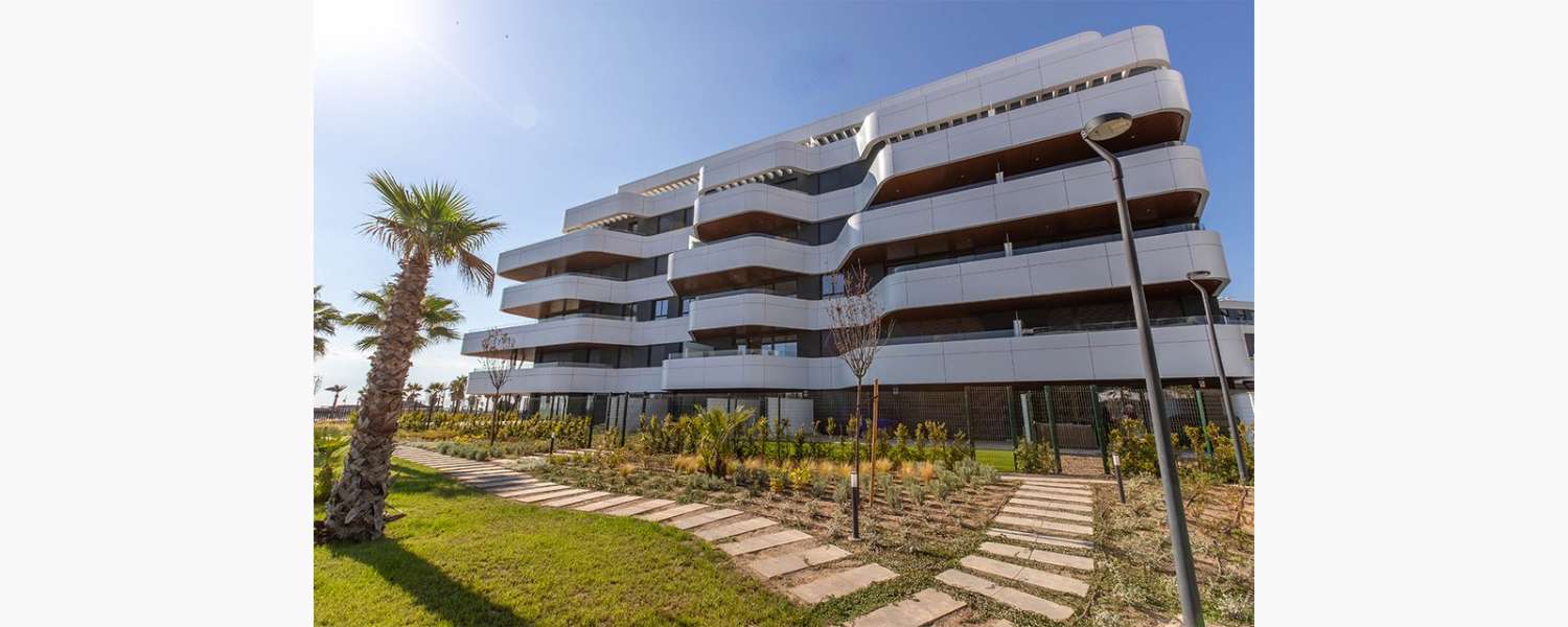 Ático espectacular en primera línea de playa – Vistas frontales al mar