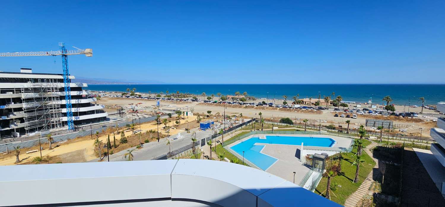 Ático espectacular en primera línea de playa – Vistas frontales al mar