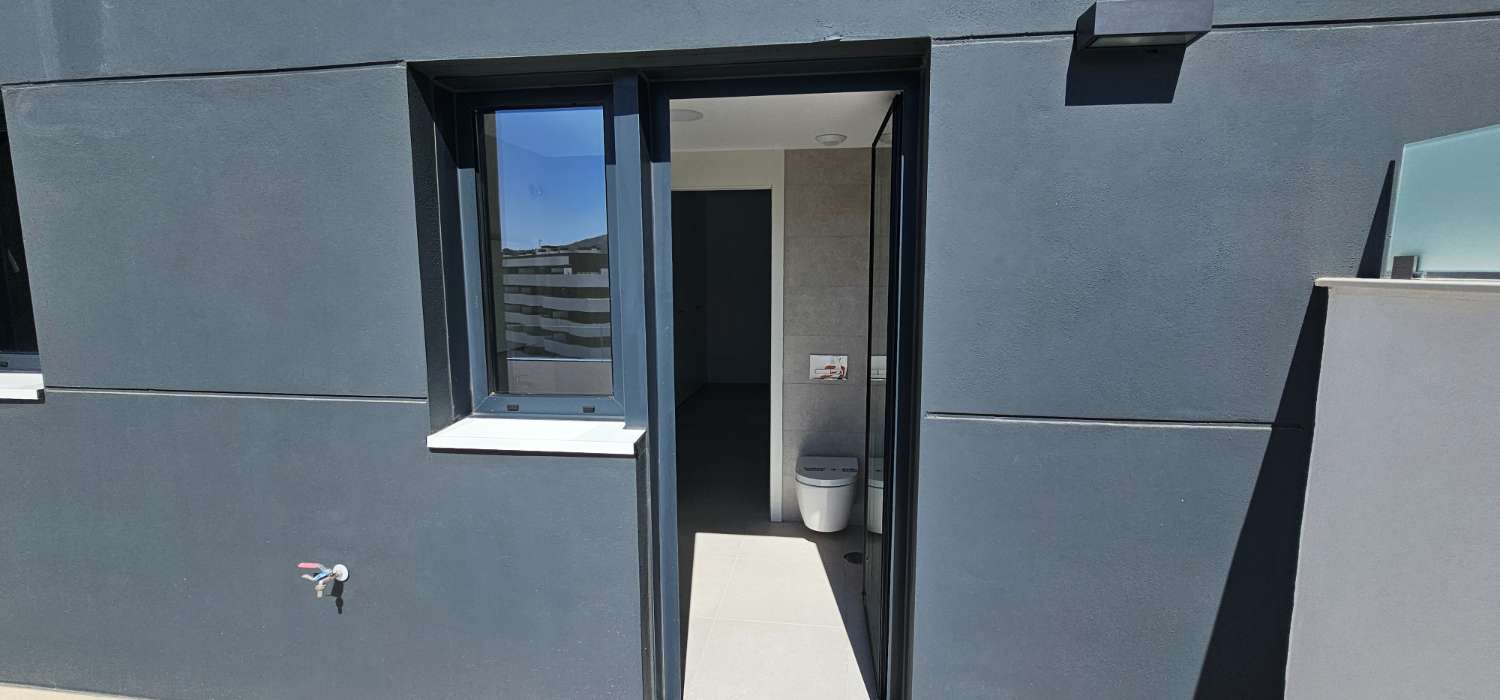 Ático espectacular en primera línea de playa – Vistas frontales al mar