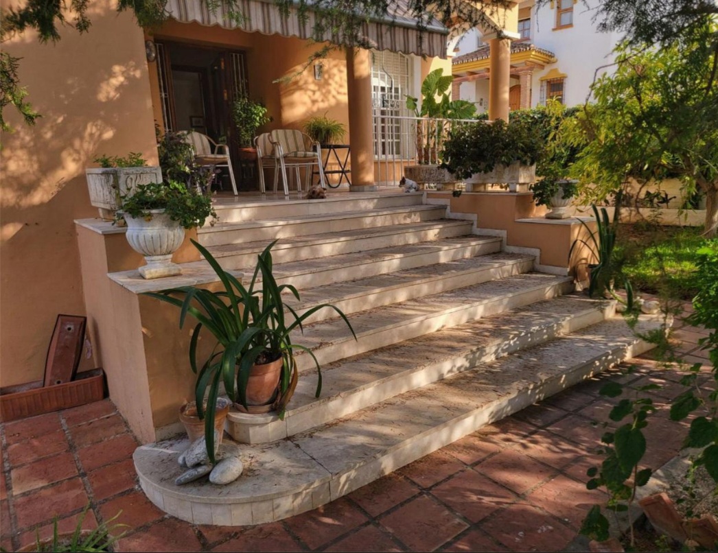 Villa independiente en venta en Alhaurin de la Torre